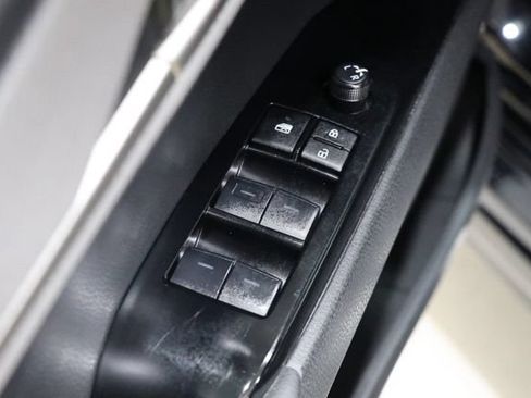 Used 2025 Toyota Camry SE FWD image 20