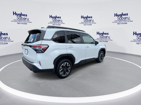 Certified 2025 Subaru Forester Premium AWD/4WD image 11