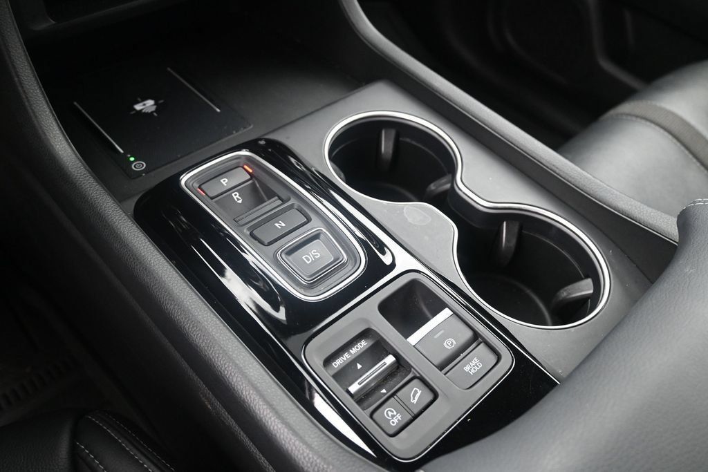 Used 2025 Honda Pilot Touring image 26