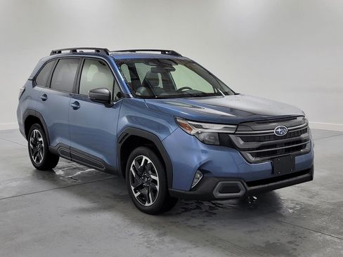 Used 2025 Subaru Forester Limited AWD/4WD image 2