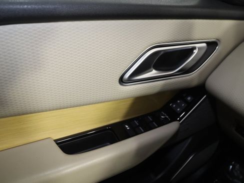 Used 2021 Land Rover Range Rover Velar R-Dynamic S image 29