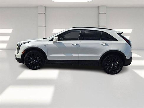 Used 2023 Cadillac XT4 Sport image 2