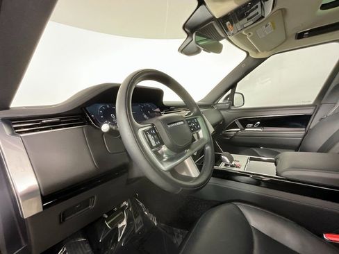 Used 2025 Land Rover Range Rover Long Wheelbase SE image 15