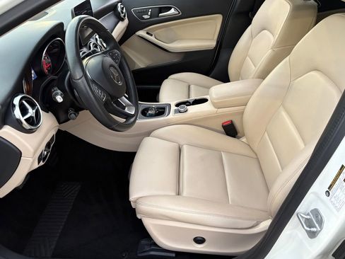 Used 2018 Mercedes-Benz GLA 250 image 31