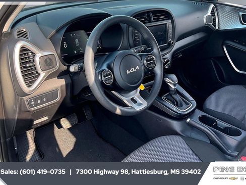 Used 2024 Kia Soul LX FWD image 12