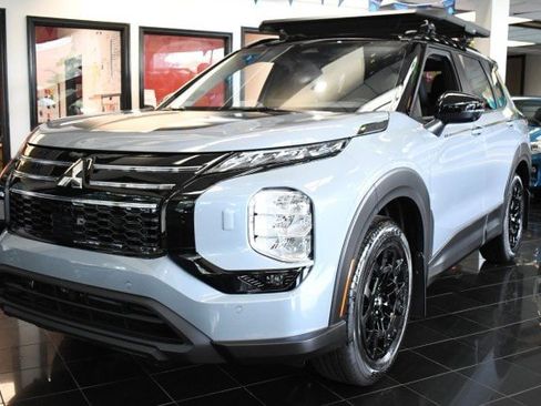 New 2026 Mitsubishi Outlander AWD image 1