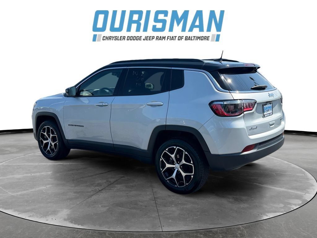 Used 2024 Jeep Compass Limited AWD/4WD image 4