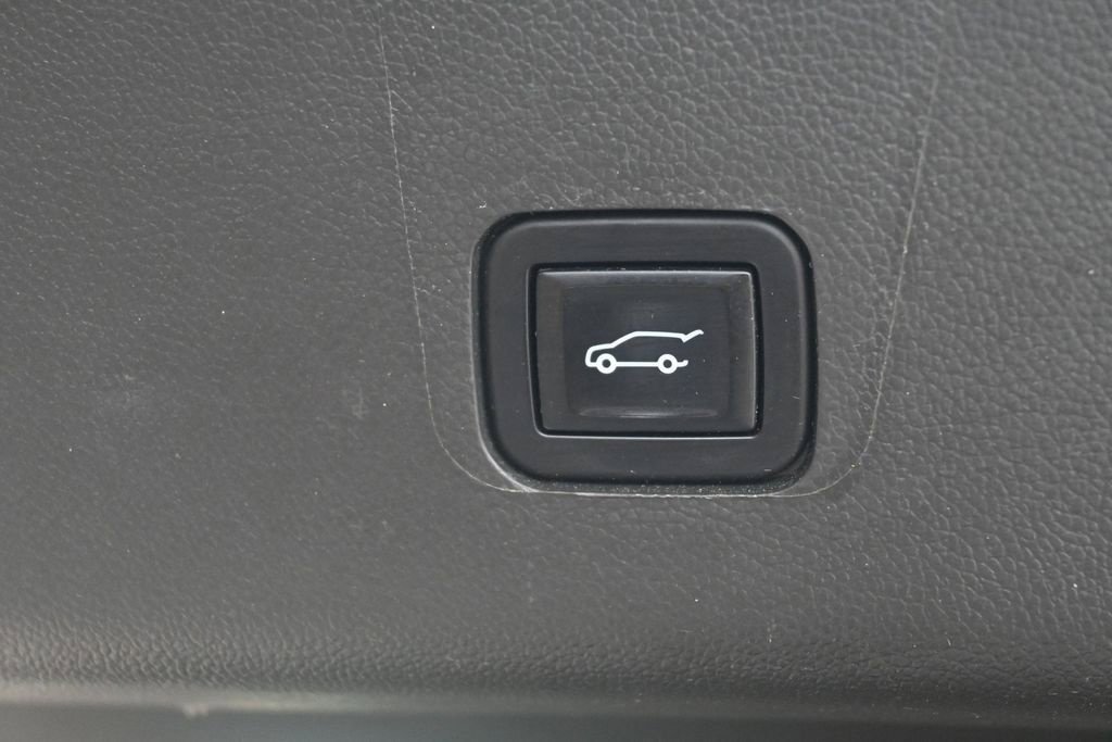 Used 2021 Chevrolet Traverse RS w/ LPO, Floor Liner Package AWD/4WD image 23