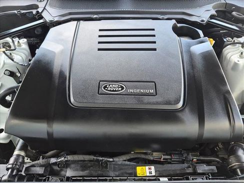 Used 2024 Land Rover Discovery S AWD/4WD image 21