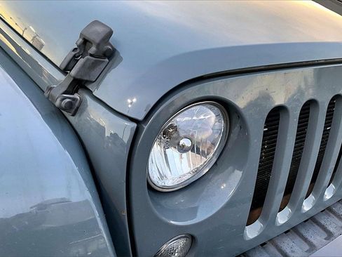 Used 2014 Jeep Wrangler Unlimited Sahara w/ Connectivity Group image 27