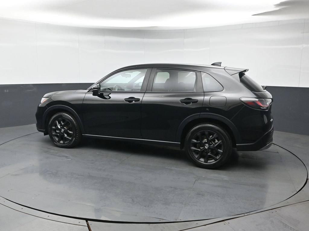 Used 2025 Honda HR-V Sport image 3