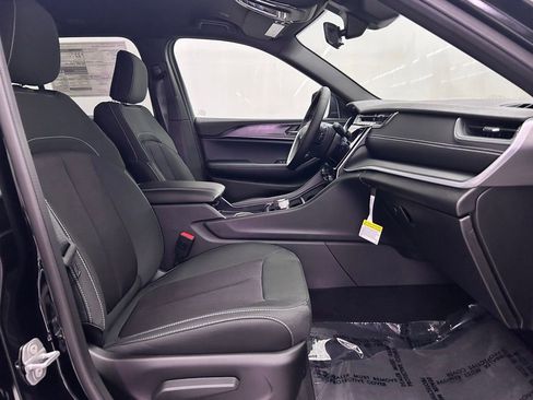 New 2025 Jeep Grand Cherokee Laredo w/ Trailer Tow Package image 22