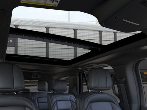 New 2026 Lincoln Navigator Reserve w/ Jet Appearance Package AWD/4WD image 22