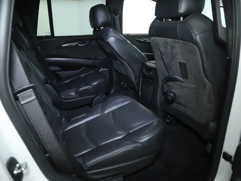 Used 2020 Cadillac Escalade Platinum AWD/4WD image 38