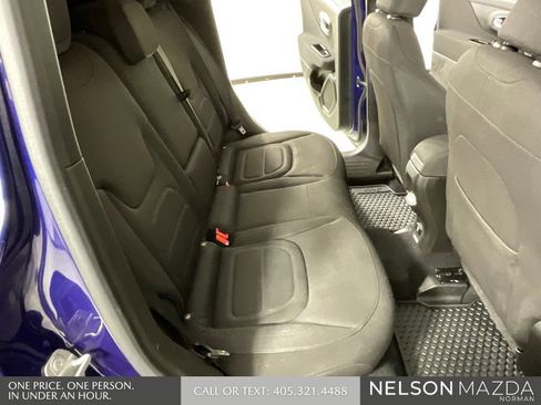 Used 2021 Jeep Renegade Latitude w/ Convenience Group FWD image 29