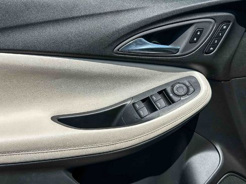 Used 2025 Buick Encore GX Avenir FWD image 16