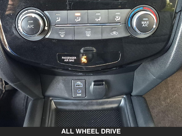 Used 2017 Nissan Rogue S AWD/4WD image 24