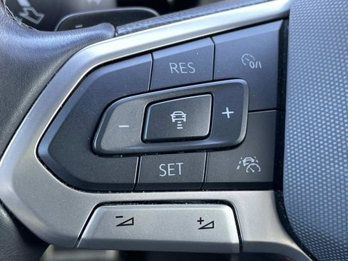 Certified 2024 Volkswagen Atlas SEL Premium R-Line image 24