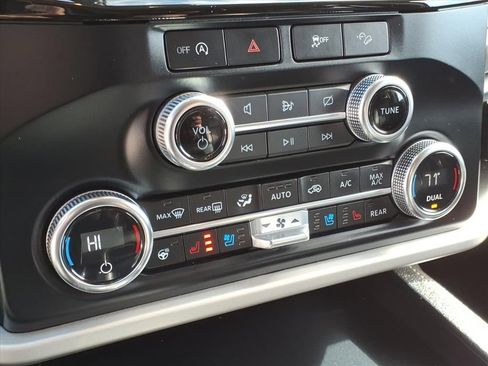 Used 2024 Ford Expedition Max XLT image 22