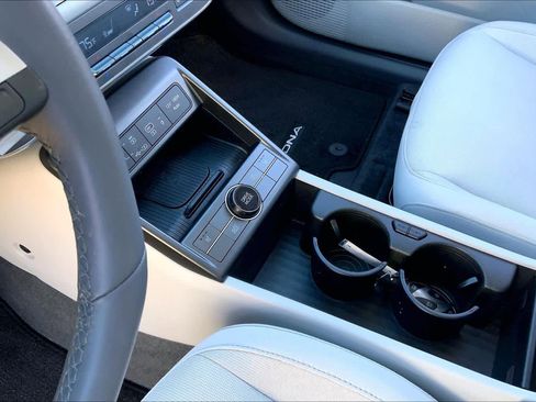 Certified 2025 Hyundai Kona SEL image 17