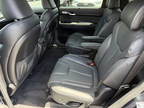 Used 2025 Hyundai Palisade Calligraphy FWD image 19