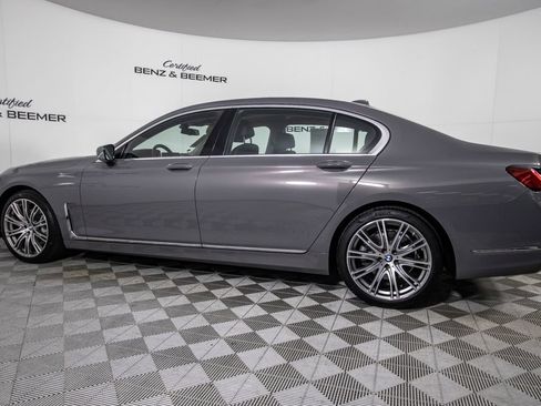 Used 2022 BMW 740i RWD image 11