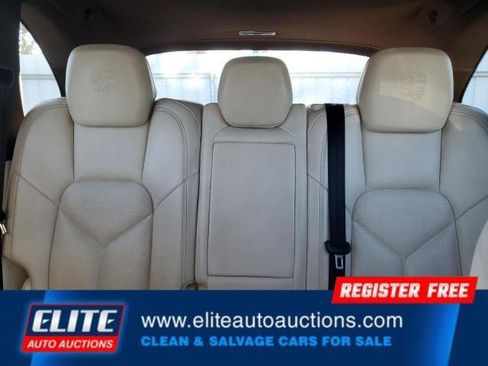 Used 2017 Porsche Cayenne Platinum Edition image 19