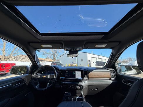 Used 2024 Chevrolet Silverado 1500 High Country w/ High Country Premium Package image 13