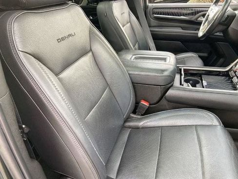 Used 2021 GMC Yukon XL Denali w/ Denali Ultimate Package image 25