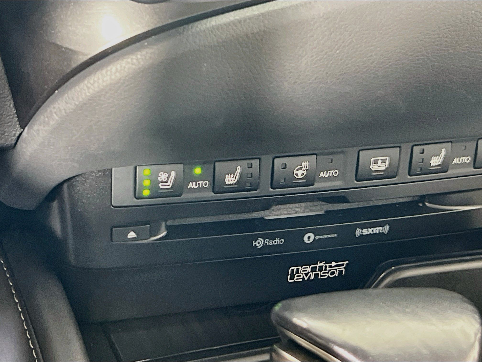 Used 2019 Lexus ES 350 Ultra Luxury w/ Accessory Package 2 FWD image 20