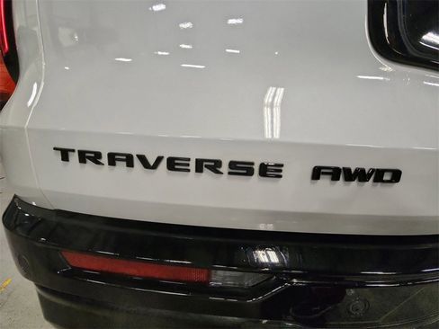 Certified 2024 Chevrolet Traverse RS w/ LPO, Floor Liner Package image 37