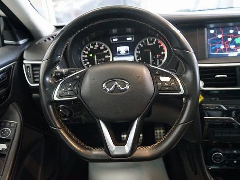 Used 2018 INFINITI QX30 Sport w/ Cargo Package image 29