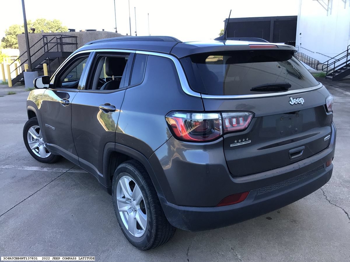 Used 2022 Jeep Compass Latitude w/ Sun and Sound Group FWD image 6