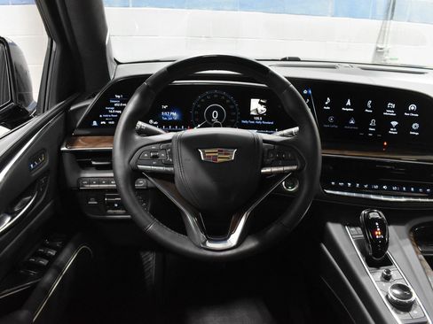 Certified 2023 Cadillac Escalade Premium Luxury Platinum w/ LPO, Floor Liner Package AWD/4WD image 7