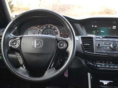 Used 2016 Honda Accord Sport image 19