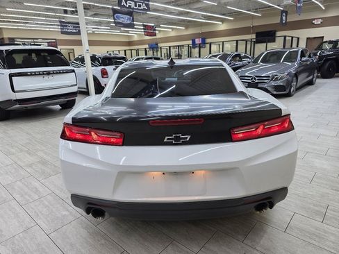 Used 2017 Chevrolet Camaro LT RWD image 7