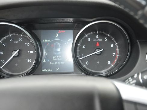 Used 2017 Land Rover Discovery Sport SE AWD/4WD image 19