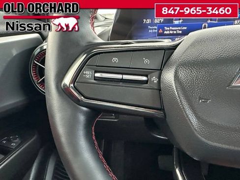 Used 2025 Chevrolet Equinox EV RS FWD image 19