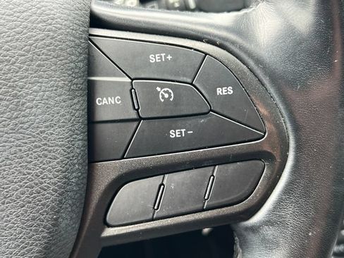 Used 2020 Jeep Cherokee Trailhawk w/ Cold Weather Group AWD/4WD image 23