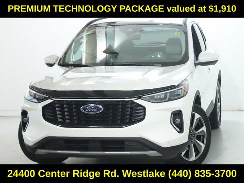 Used 2023 Ford Escape Platinum w/ Premium Technology Package AWD/4WD image 3