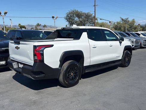 Used 2026 Chevrolet Silverado EV LT AWD/4WD image 3