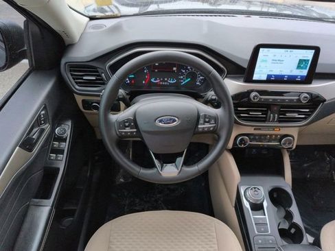 Used 2022 Ford Escape SE w/ Convenience Package FWD image 15