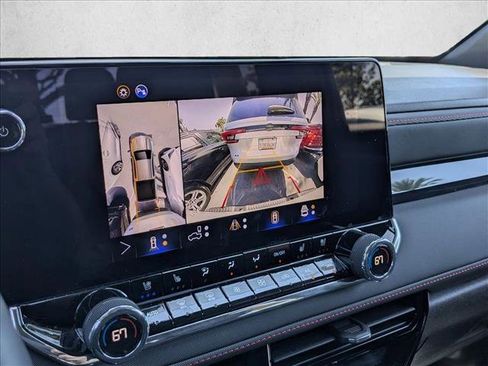 Used 2025 Chevrolet Colorado Z71 w/ Midnight Edition image 14