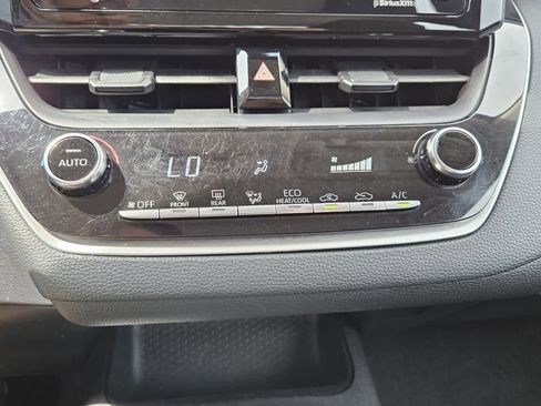 Used 2022 Toyota Corolla LE image 10