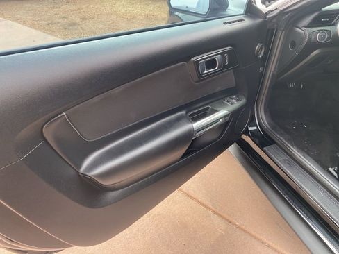 Used 2019 Ford Mustang Coupe image 15