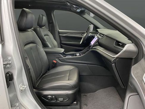 New 2025 Jeep Grand Cherokee L Limited w/ Trailer Tow Package image 33