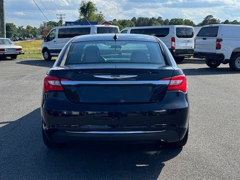 Used 2014 Chrysler 200 LX FWD image 10