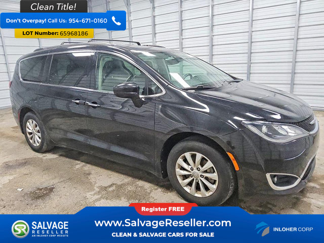 Used 2018 Chrysler Pacifica Touring Plus FWD image 5