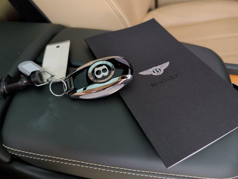 Used 2021 Bentley Bentayga Speed AWD/4WD image 45