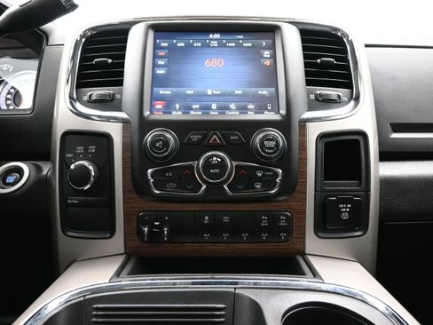 Used 2018 RAM 2500 Laramie w/ Snow Chief Group AWD/4WD image 17